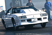 Ray DeAngelis in his immaculate heavy street camaro loses in round one